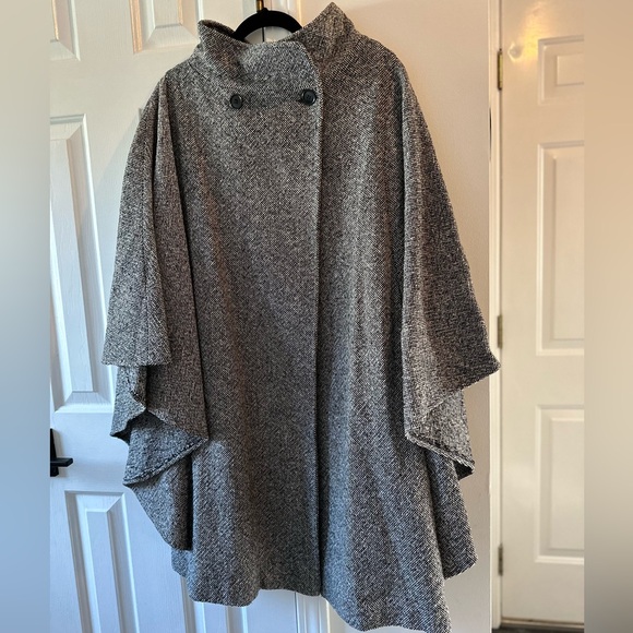 Vintage 60s or 70s Tweed Wool Blend Cape Coat Poncho Gray - Picture 1 of 12